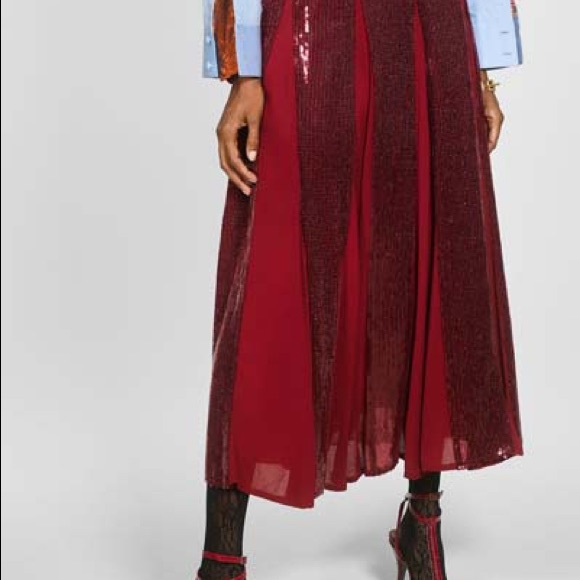 Zara Burgundy Midi Flare Sequin Skirt! So cute fancy or with a t shirt. - Picture 2 of 9